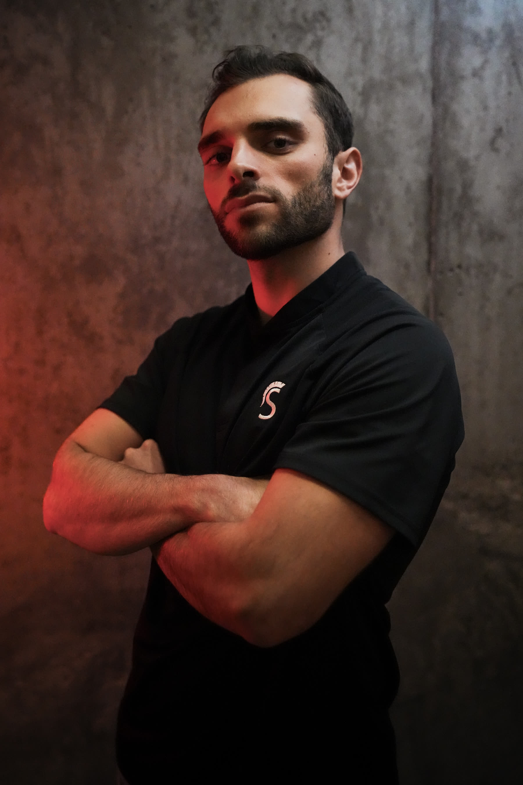 Brand portrait, arms crossed